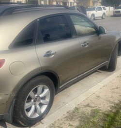 2004 Infiniti Fx35