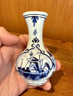 AUTH VTG DELFT BLUE HOLLAND HANDPAINTED WINDMILL BUD VASE 4”