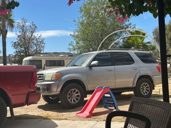 2004 Toyota Sequoia