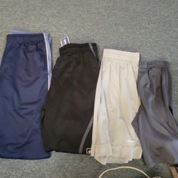 Mens LARGE (2 PANTS 2 SHORTS NIKE)
