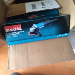 Grinder Makita 4.5 Inches 850 Watts 