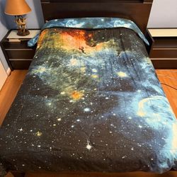 full size bed including 3 nightstands & a full mattress 