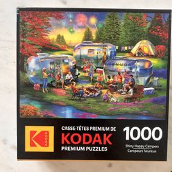 RoseArt- Shiny Happy Campers - 1000 Piece Puzzle