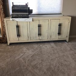 Cabinet In Beige 8 Ft