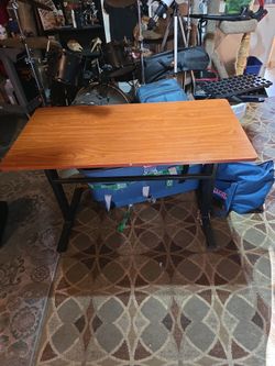 Adjustable table