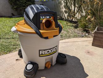 RIDGID 12 gal wet/dry shop vac 