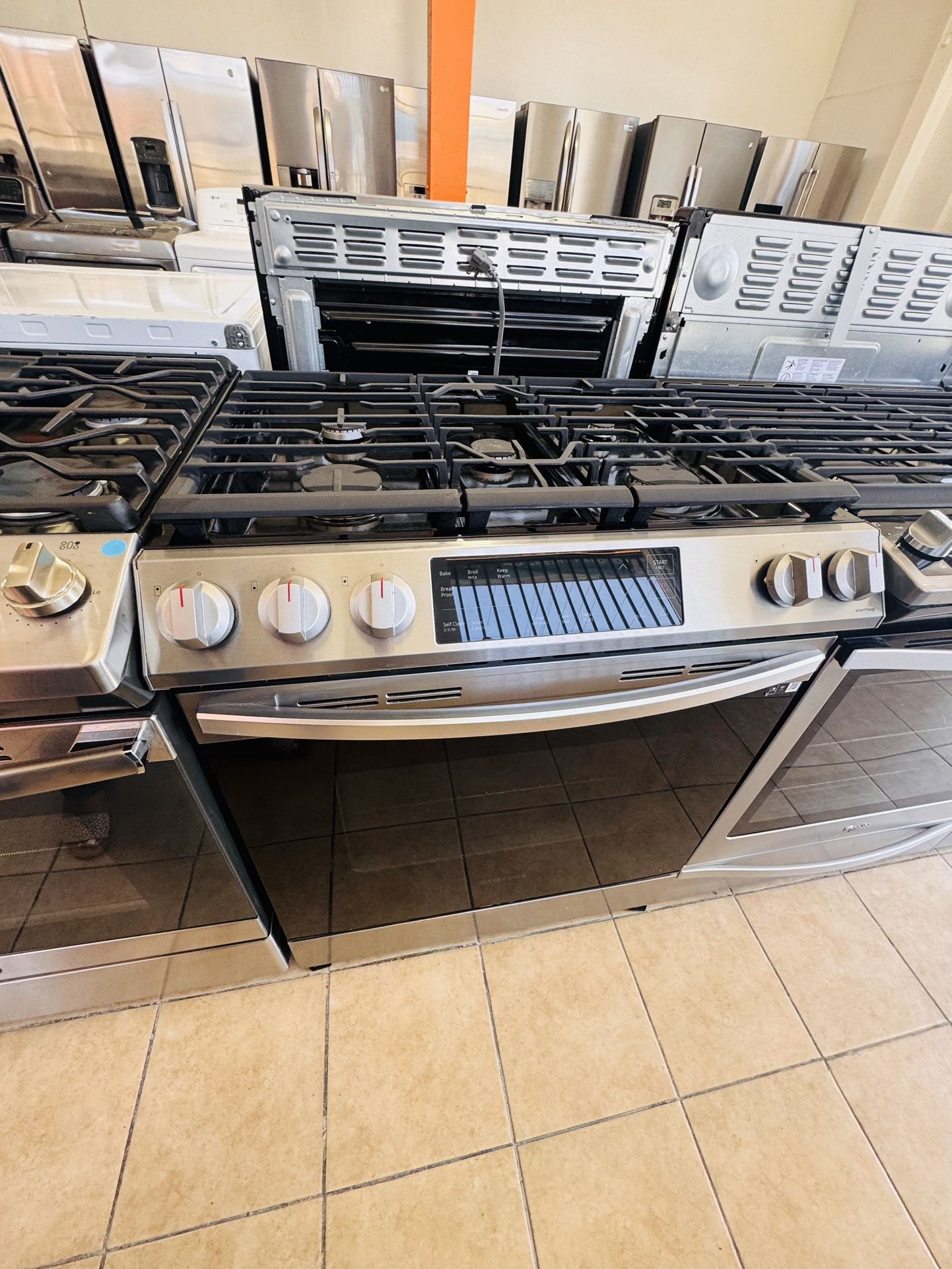 SAMSUNG SLIDE IN OVEN