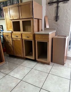 Kitchen Cabinets With Double Sink & Faucet/Garbage Disposal