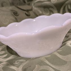 Indiana Glass Colony Harvest Grape Fruit Bowl 8.5"