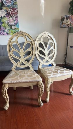 Chairs set (2 items)