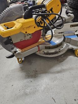 Dewalt Saw