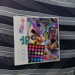 NEW! “Beauty Guru" by Aimee Stewart 1,000 Puzzle
Buffalo Games