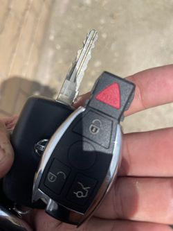 Car Keys N Remotes/ Llaves Con Control