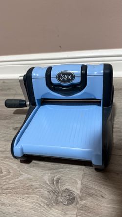 Sizzix BIGkick manual die cutting