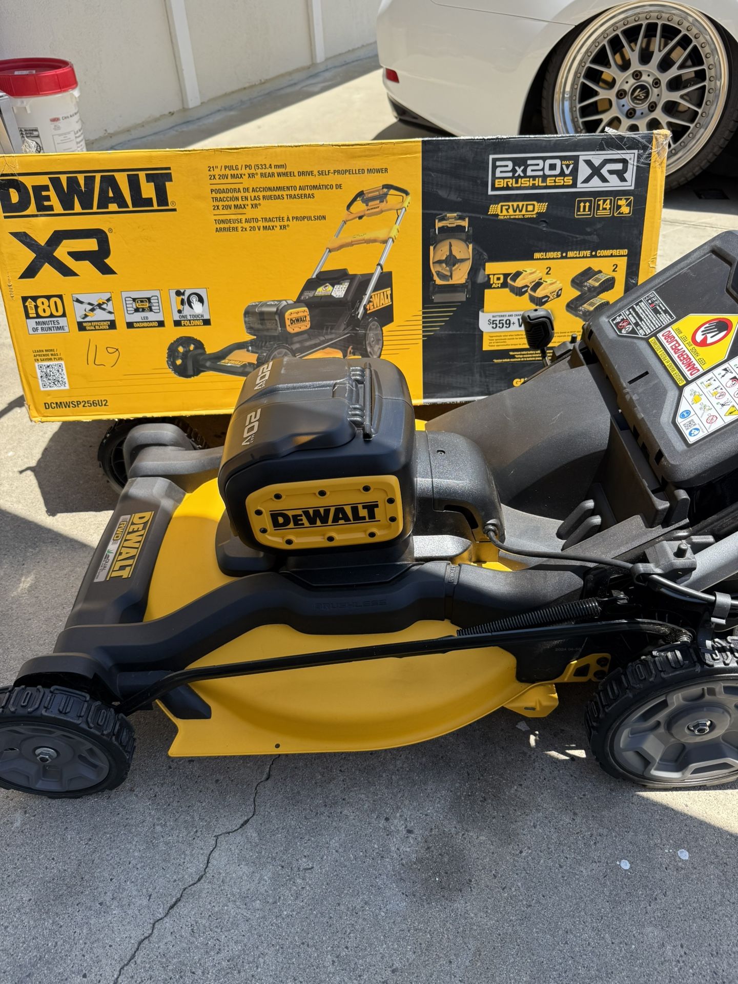 DEWALT 2x20V MAX 21 Cordless Battery Powered Push Lawn Mower
