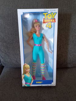 018 Disney Pixar Toy Story 4 Barbie Doll NIB GFL78