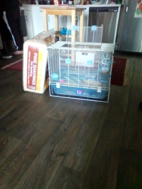 Hampshire Cage With Bag Of Shaving Bedding