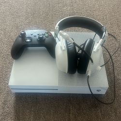  Xbox One S