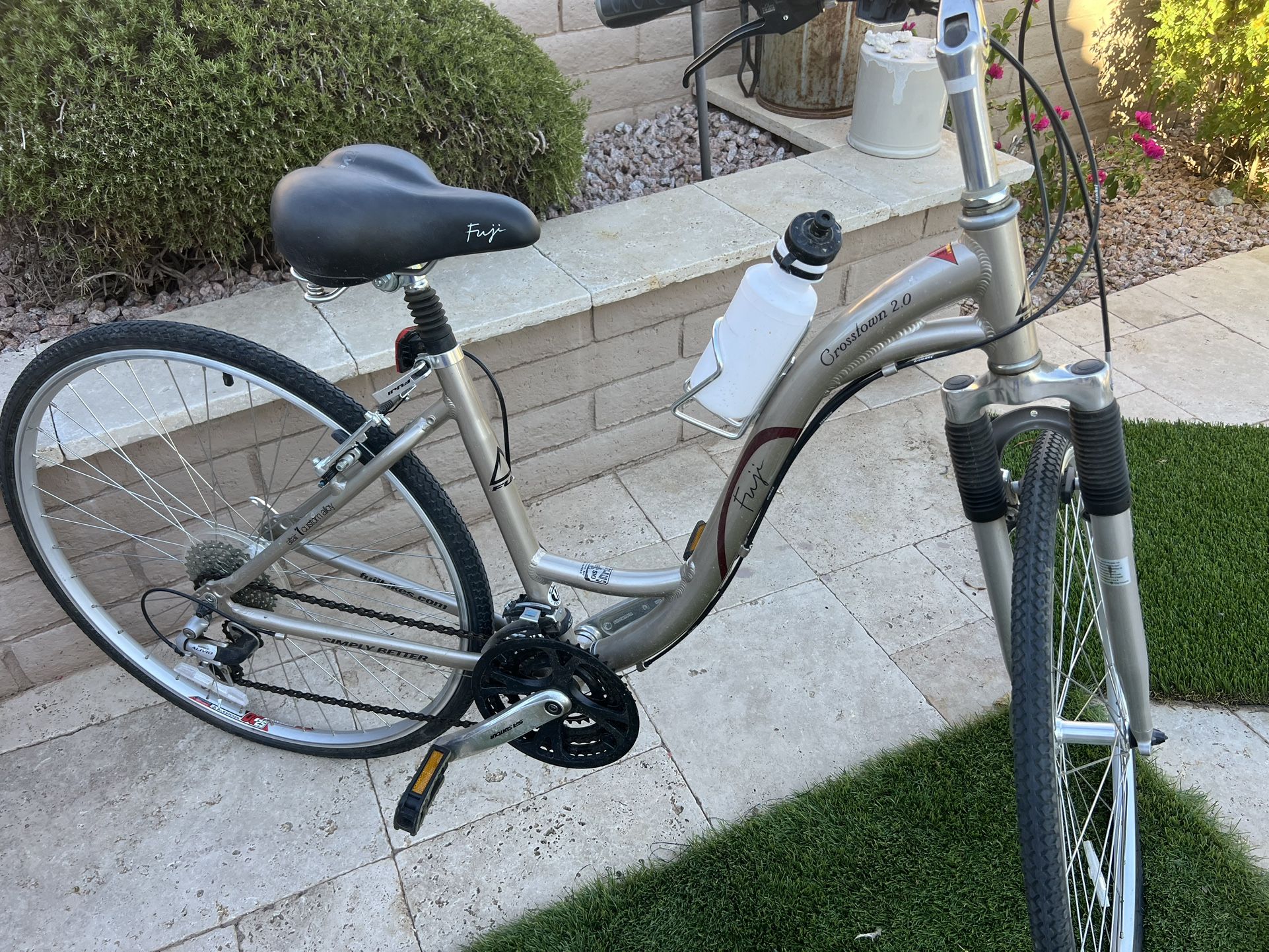 Ladies Crosstown 2.0, Fuji 26”, 21 speed bike