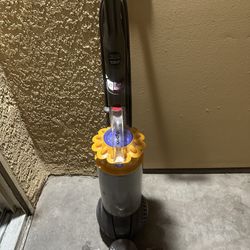 Dyson ball Vacuum 