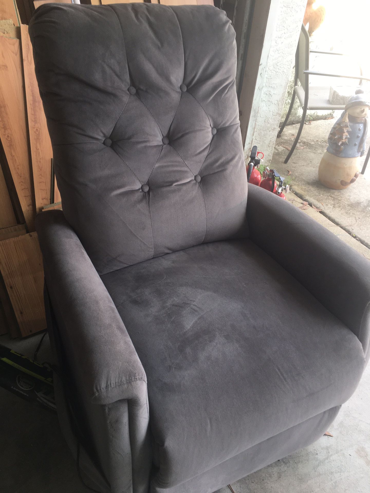  Beautiful  lift Chair,  Grey  Fabric , Clean 