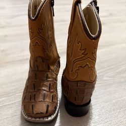 Boy boots