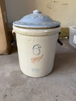 1915 Antique Crock