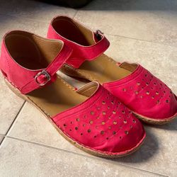 Round-Toe European Sandals, Size 42 (US Size 11)