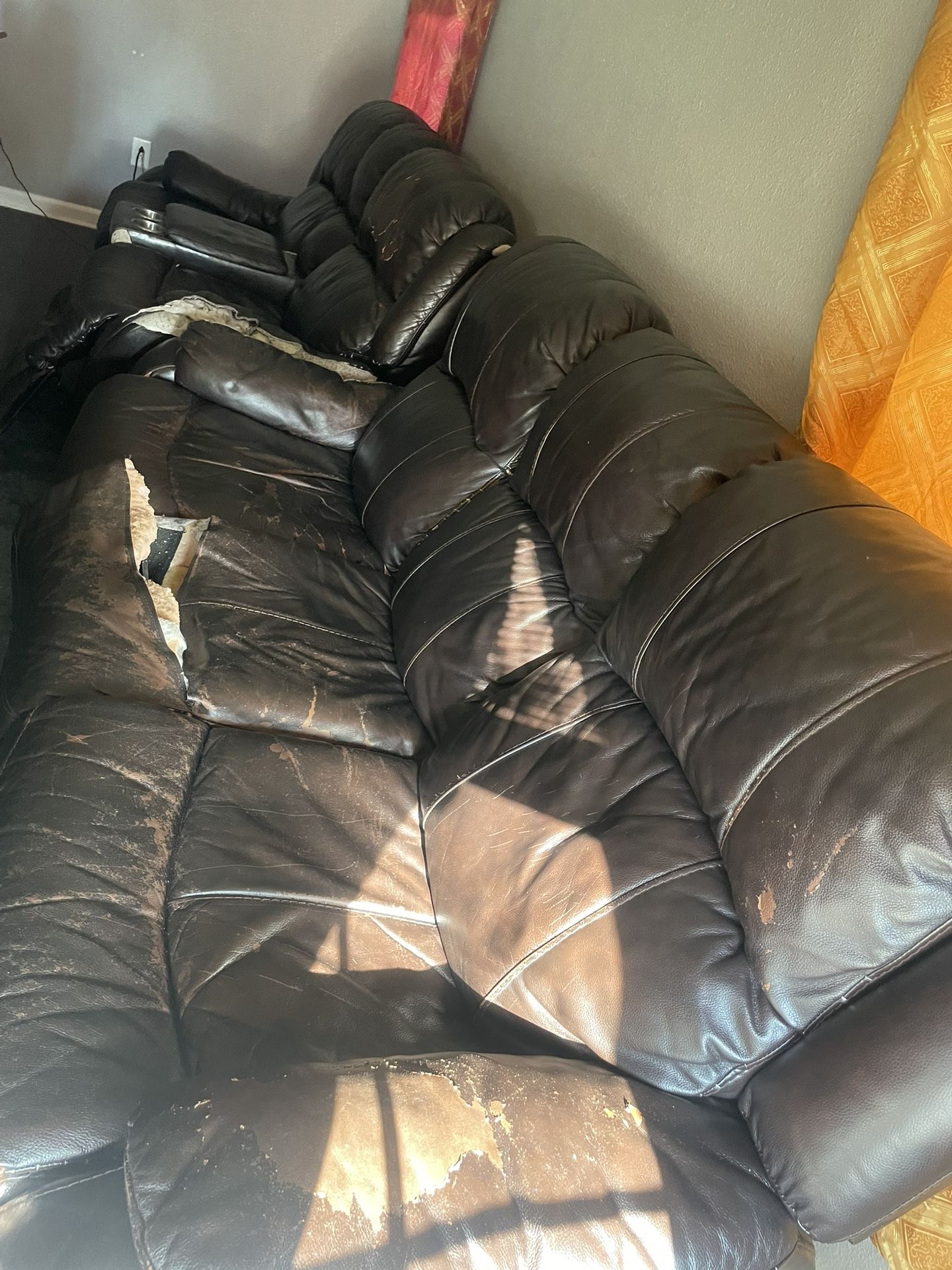 Used Couch Set (5 Seats)