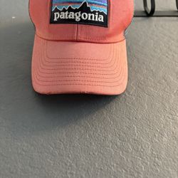 Patagonia P-6 LoPro Trucker Hat Roots Red