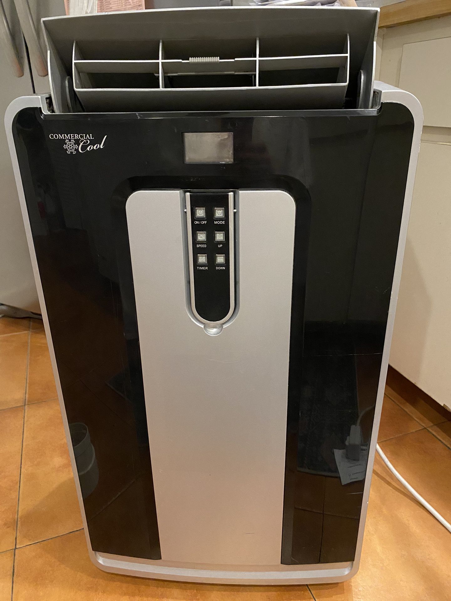 Commercial Cool Portable 10,000 BTU Air Conditioner, Dehumidify & Fan. 24 Hour Timer Etc