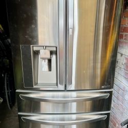 LG Fridge With Freezer
