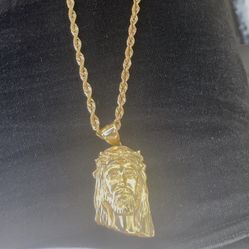 10k Gold Rope With Pendant