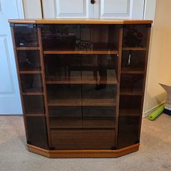 Corner Cabinet w/Glass Doors