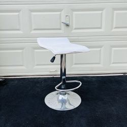 Contemporary Bar Stool 