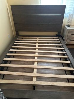 Queen size bed set