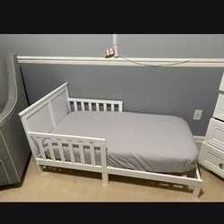 Delta Toddler Bed WITH Sealy Mattress