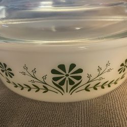 Milk Glass With Lid Green Daisies 1-2qt Casserole Dish Vintage 60’s