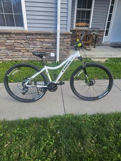 Womens Trek Skye SL Mountain Bike 29er