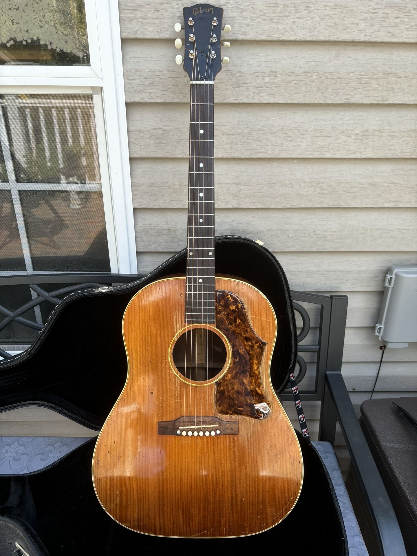 1957 Gibson J50 Vintage Acoustic Guitar with Hardcase