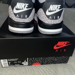Air Jordan 3 Retro Size 7