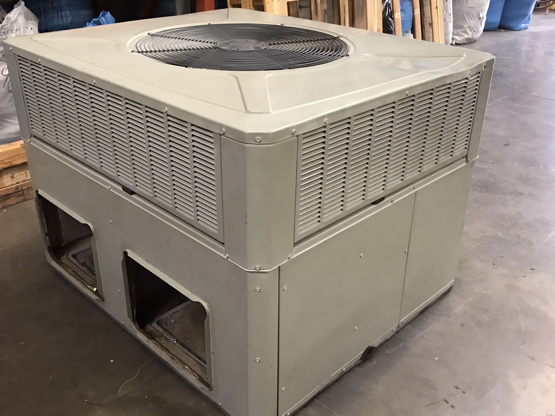 Trane Used A/C 8 years old works perfectly fine!! Heat Pump