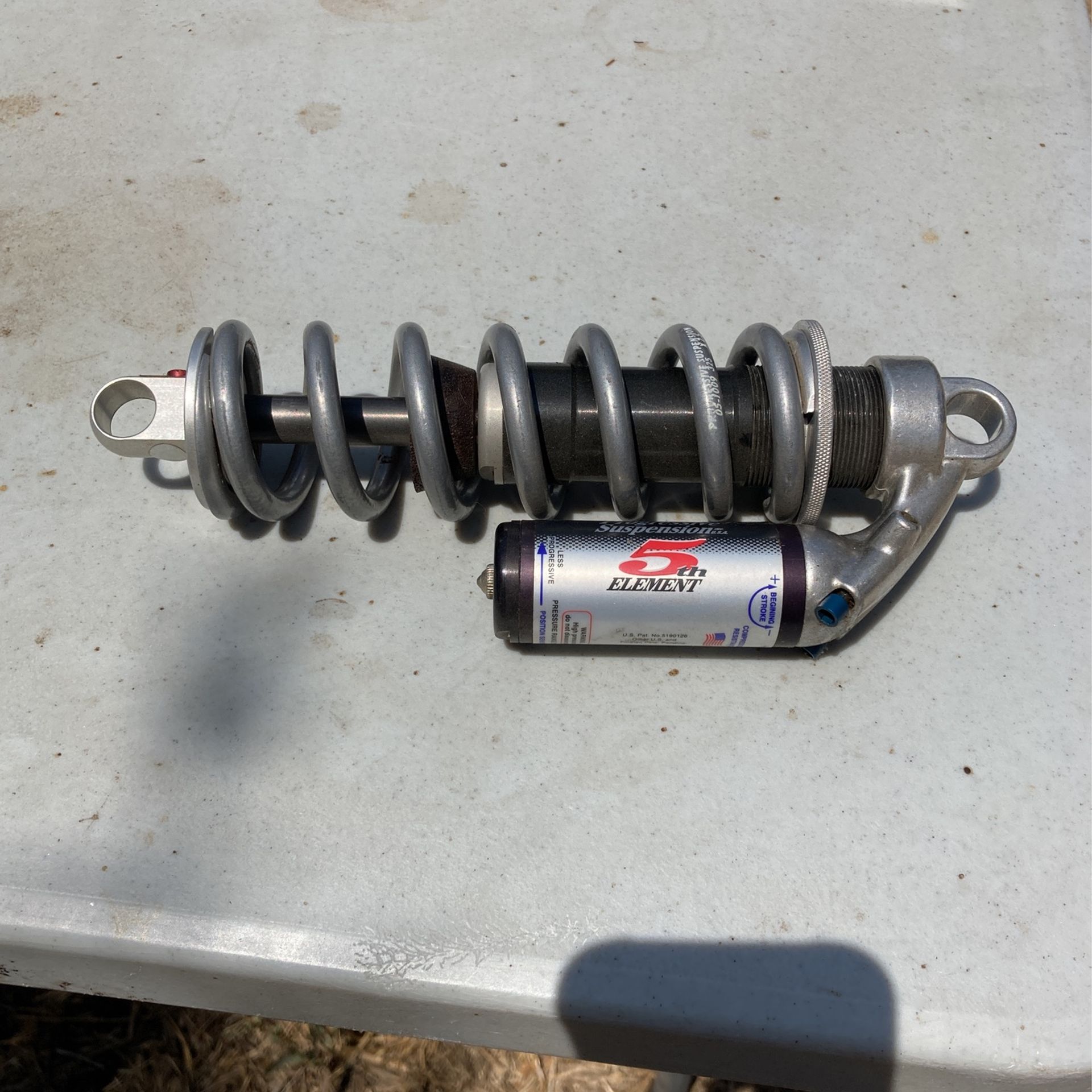 Progressive suspension 5th Element Shock