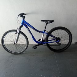 BICYCLE SPECIALIZED 7 SPEED BRAND NEW 