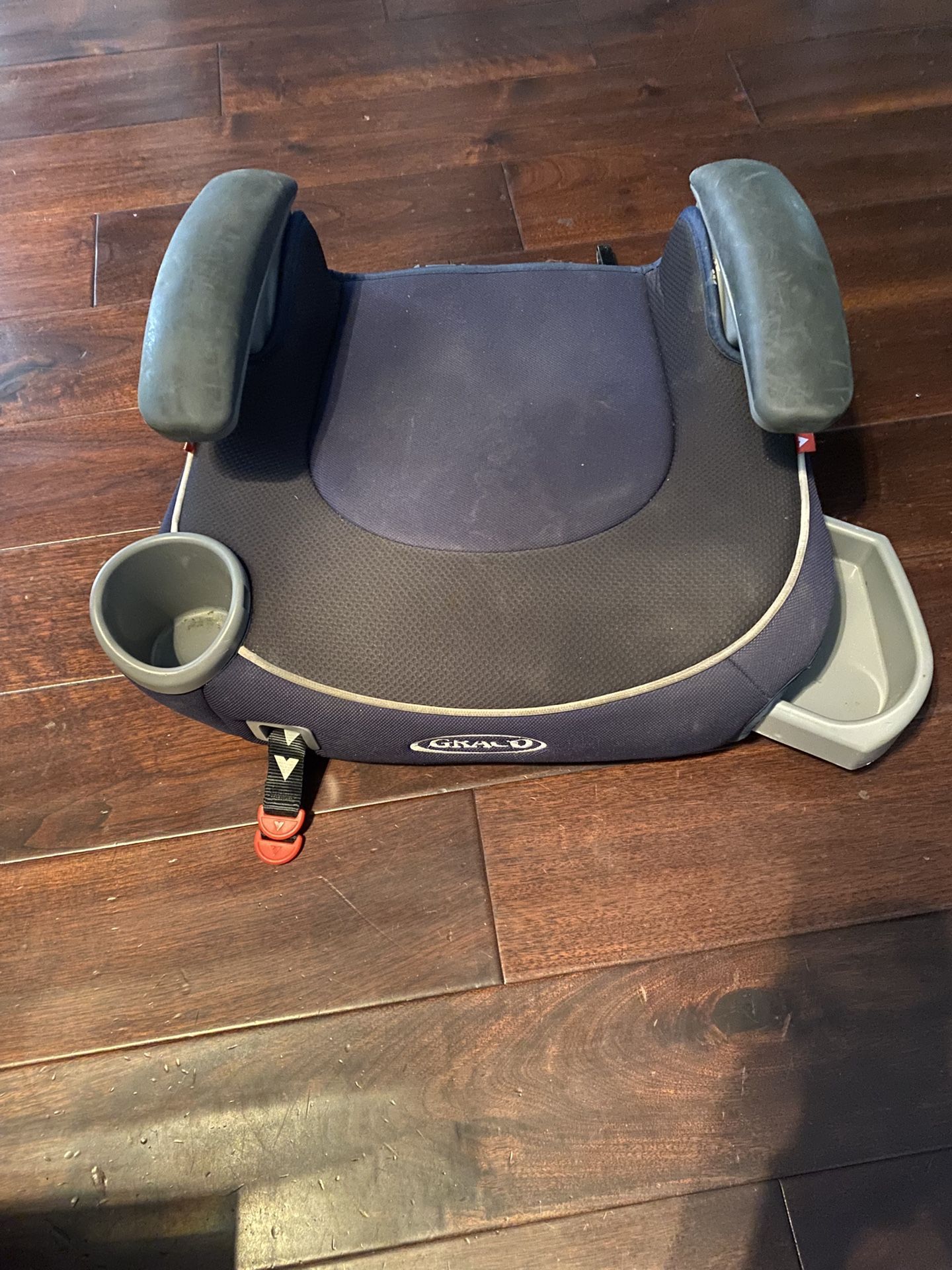 GRACO BOOSTER SEAT FOR 4-10 YEARS OLD