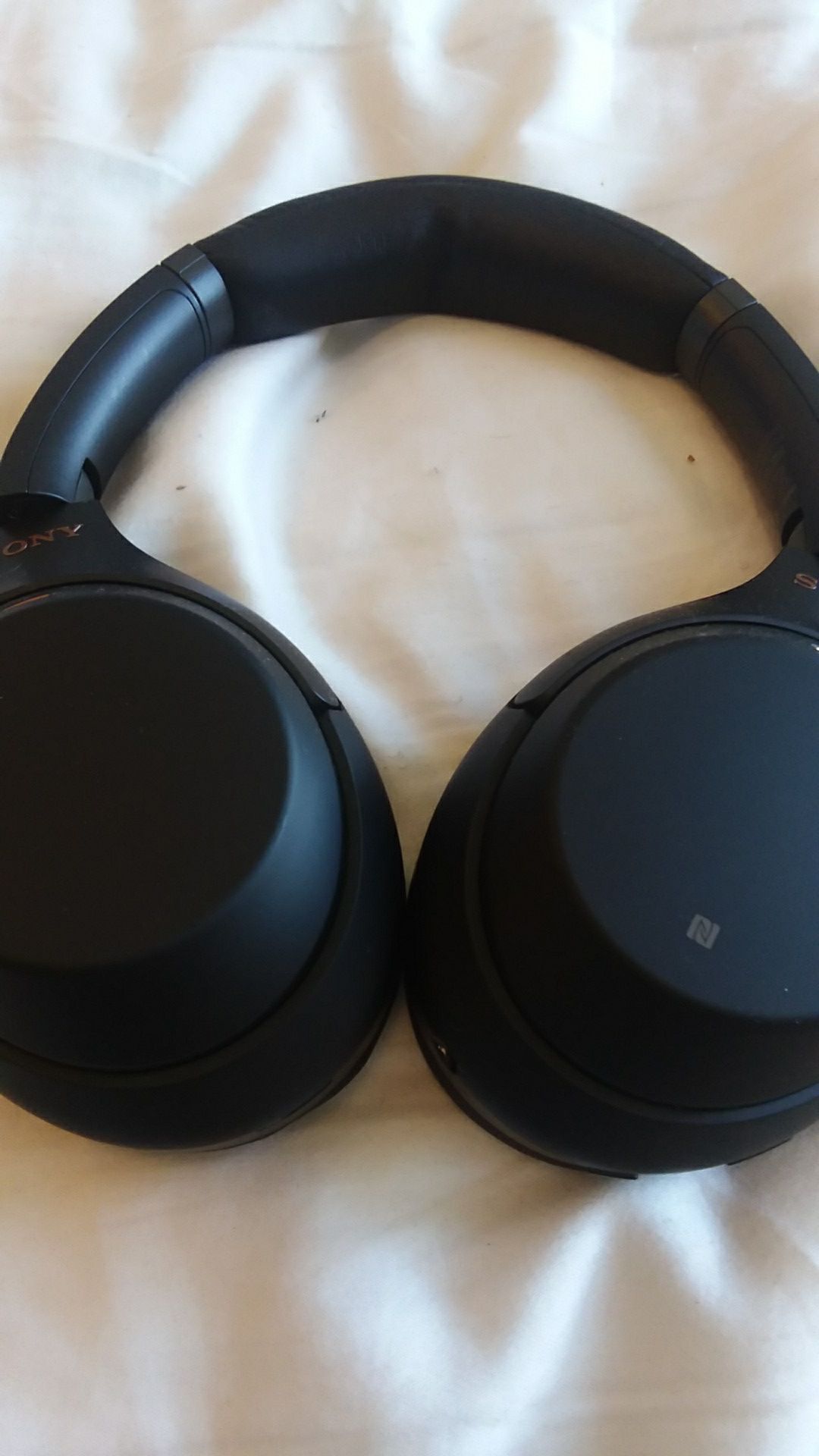 Sony WH-1000XM3 sound canceling headphones