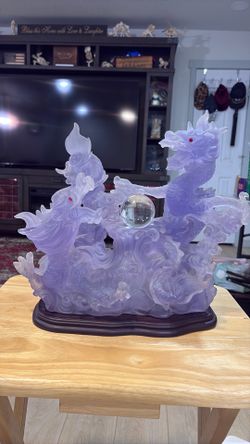 Duo dragons guardians of crystal sphere