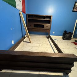 Bed Frame, Size Full 