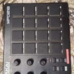 AKAI  MPD215 BEAT MAKER SHOOT OFFER OR WILL TRADE FOR INTER FACE