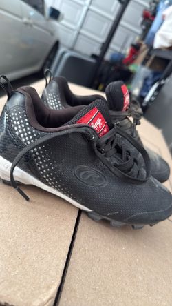 Baseball shoes